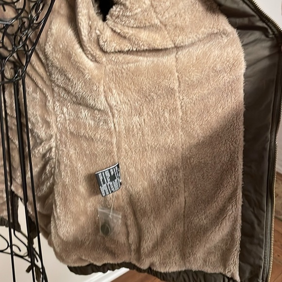 Womens ROYALTY FOR ME Military Green Jacket Faux Fur Womens sz Petite Large NWT - Picture 9 of 16